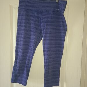Nike Dri-Fit Activewear leggings, capri length, blue with dot pattern SZ L